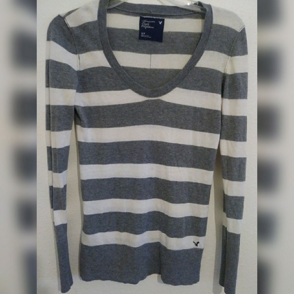 Bundle of 2 women's tops American Eagle |Wet seal